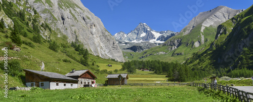 Panorama in den Osttiroler Alpen - Kals mit Blick vom Lucknerhaus zum Großglockner 3798m