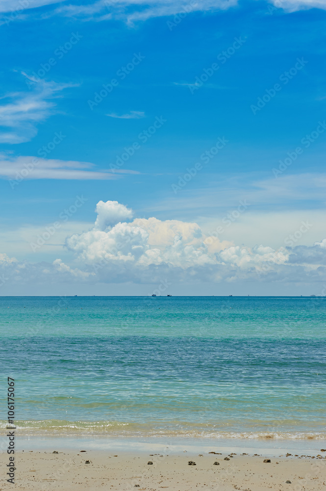 Naklejka premium Sumer on Beach