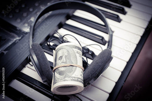 dollars and piano
