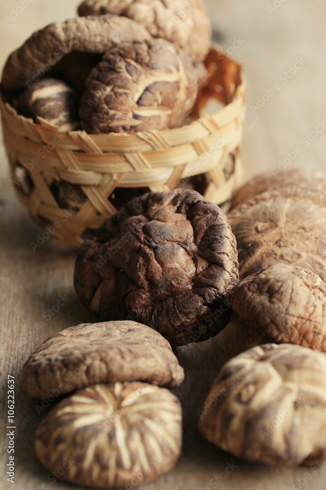 heap dried shiitake mushrooms heap dried shiitake mushrooms