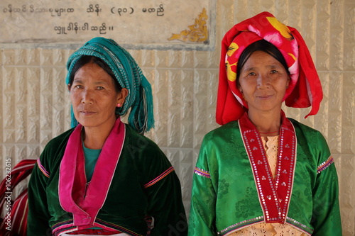 фотографія Traditionelle Frauen aus Myanmar