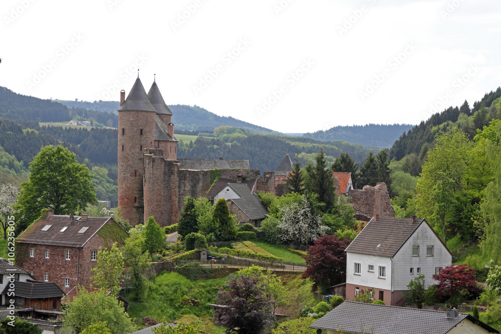 Blick auf Mürlenbach und Bertradaburg