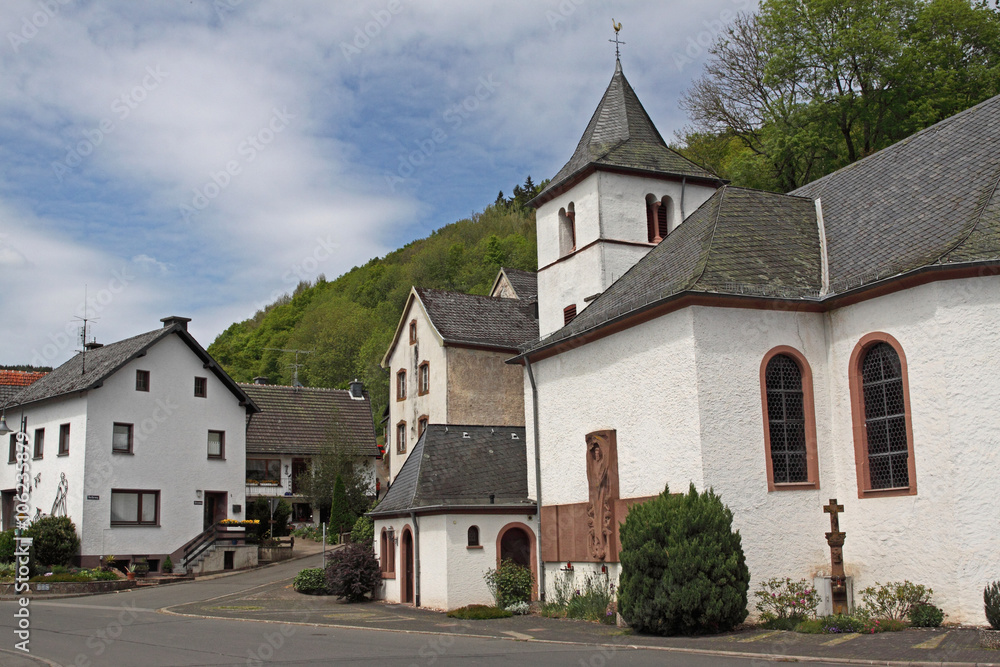 Luziakirche in Mürlenbach Luziakirche in Mürlenbach
