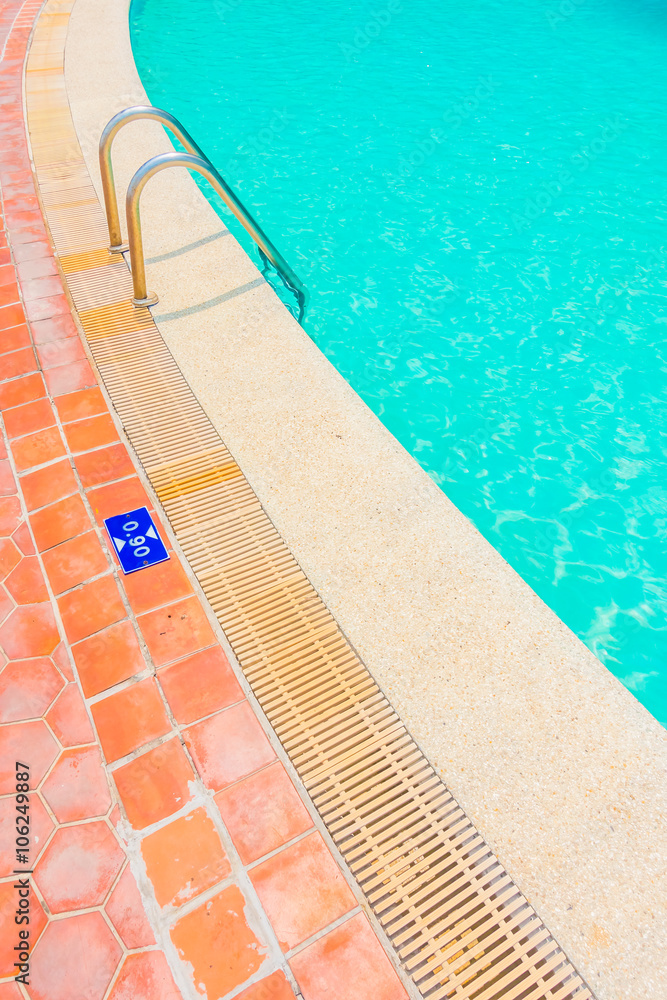 Obraz premium Outdoor swimming pool