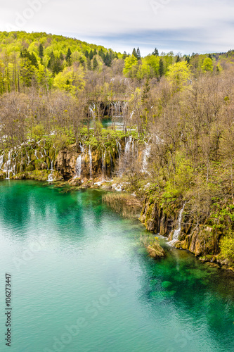 Fototapeta Naklejka Na Ścianę i Meble -  Lake And Waterfalls-Plitvice National Park,Croatia