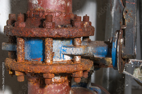 Foto Rusty pipe and valve