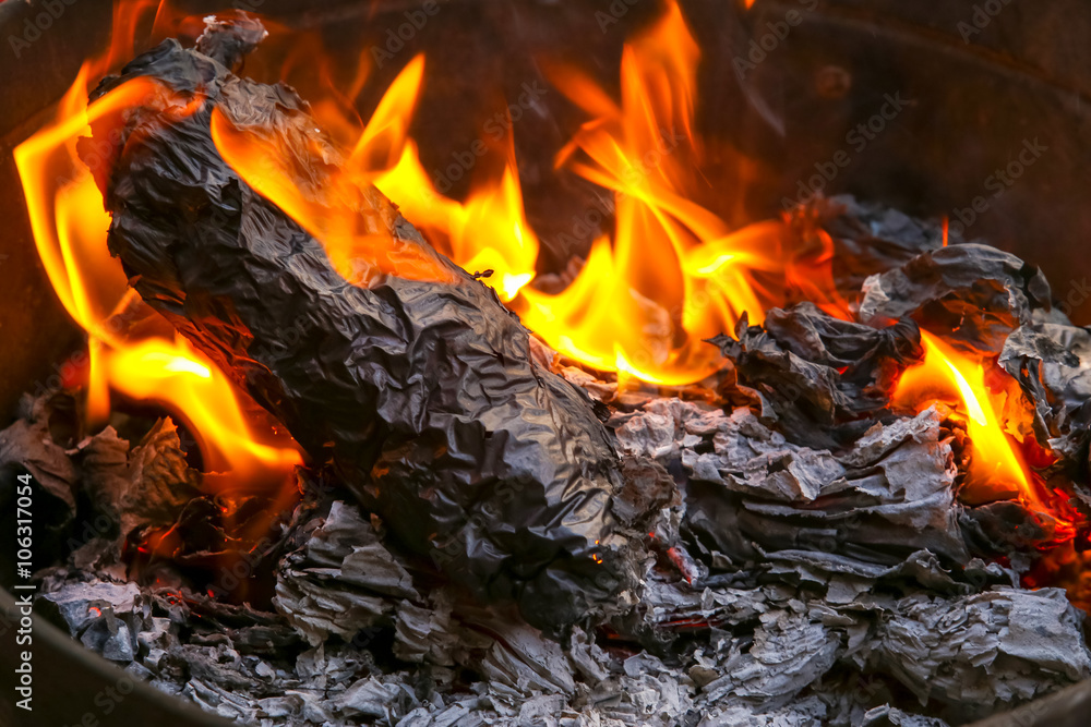 The tradition of burning paper gold, paper money. The tradition of burning paper gold, paper money.
