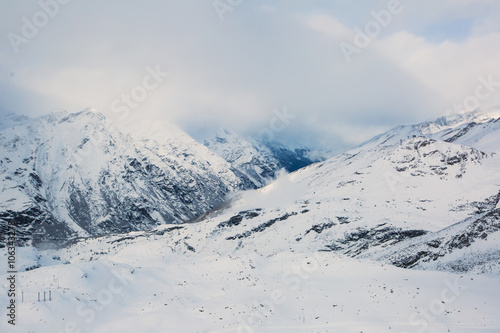 Fototapeta Naklejka Na Ścianę i Meble -  Beautiful wide snow panoramic view of Monte Rosa, mountain massif in the eastern part of the Pennine Alps, between Switzerland and Italy, with peaks Dufourspitze and Lyskamm, near Matterhorn Mountain