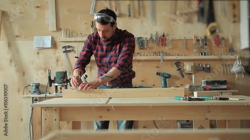 Artisan in carpentry