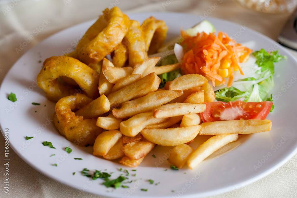 Roman style squid with fries