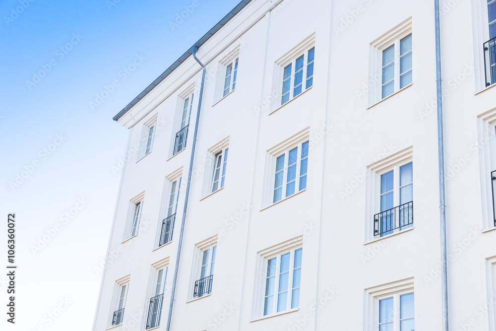 Fototapeta premium schliche Hausfassade, Immobilie