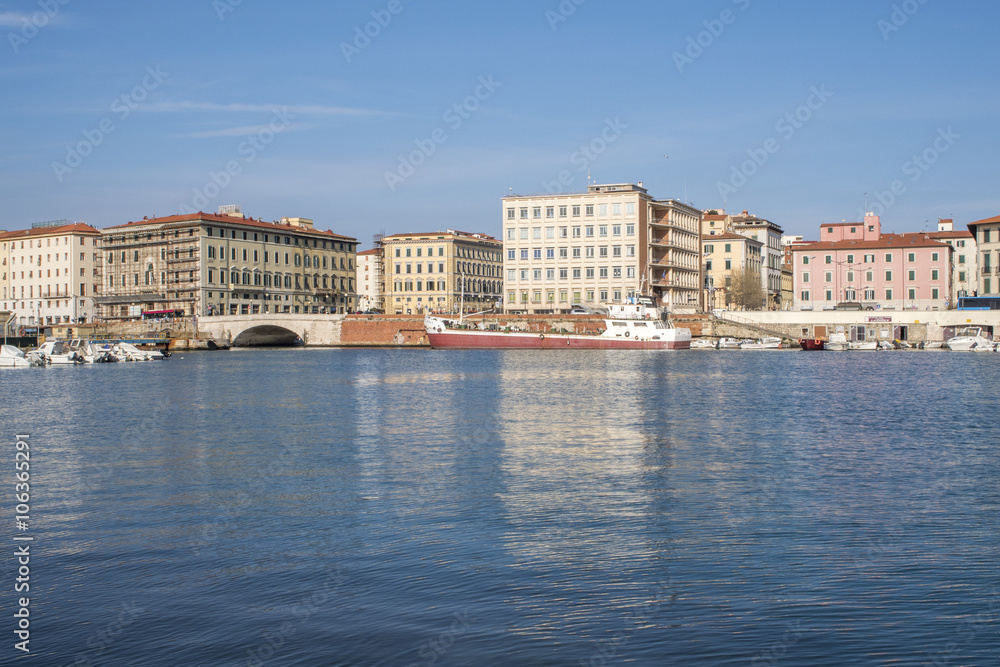 Livorno vista dal porto mediceo.