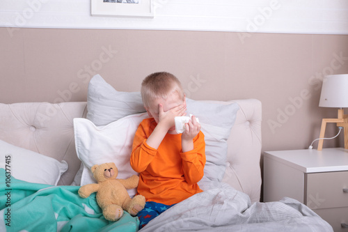 Schnupfen bei Kindern photo