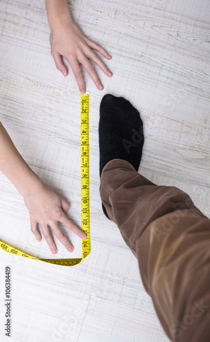 measuring foot size