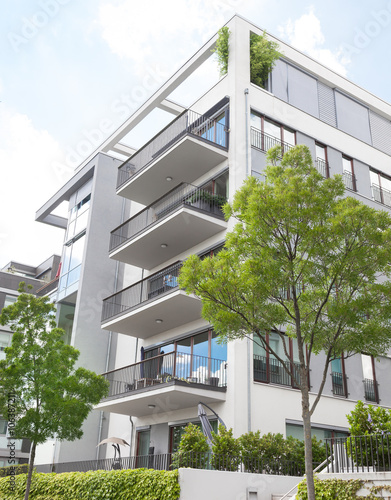 Immobilie, Neubaugebiet- Hochformat