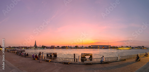 Wat arun, Tourists watch the magnificent of Wat Arun and chao pr