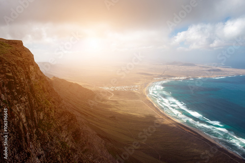 Valokuva Top view on Famara coastline on the northern part of Lanzarote island in Spain