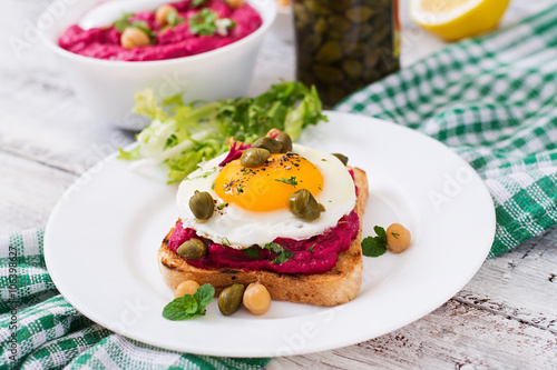 Wallpaper Mural Diet sandwiches with beet root hummus, capers and egg Torontodigital.ca