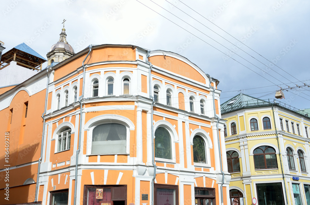 Obraz premium Москва, улица Ильинка, храм Ильи Пророка