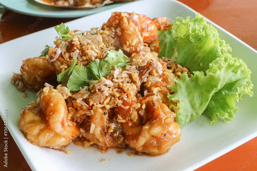Fried shrimp with chilli sauce and garlic Fried shrimp with chilli sauce and garlic