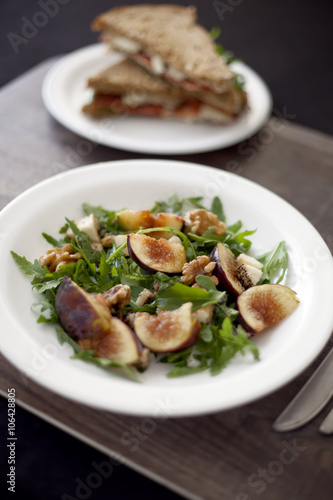Fig with rucola