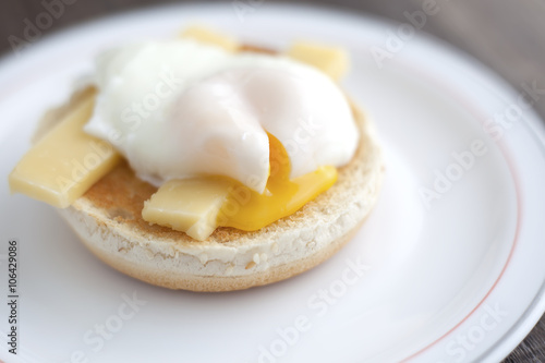 Poached egg on muffin