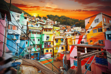 Fototapete Brasilien Innenstadt und Favela von Rio de Janeiro  © Aliaksei