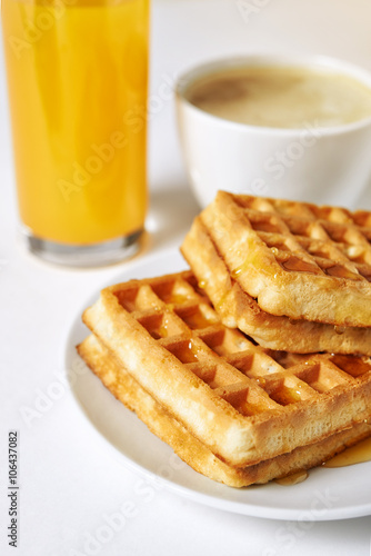 breakfast with waffles