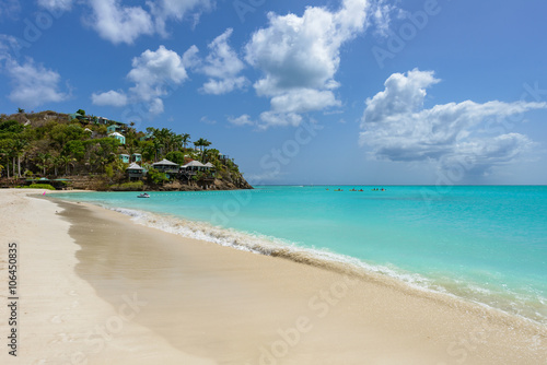 Fototapeta Naklejka Na Ścianę i Meble -  Tropical beach at Antigua island in Caribbean with white sand, t