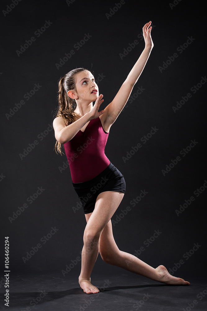 Naklejka premium Portrait of young dancer in dramatic pose