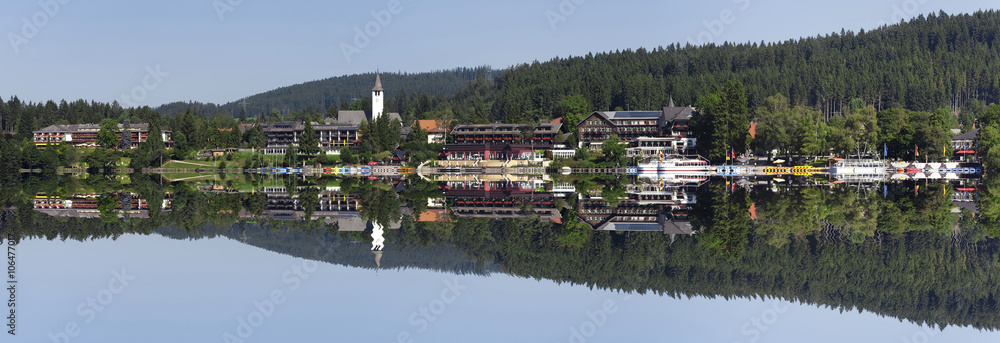 Titisee im Schwarzwald Spiegelung am See