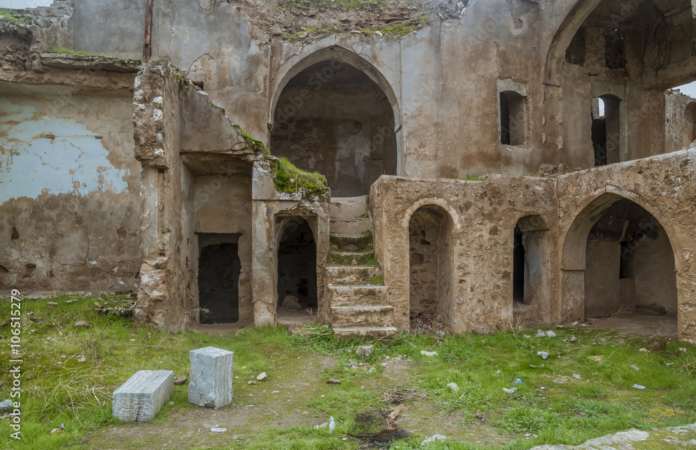 Ruins of old building in Iraq bult in the times of Ottomans