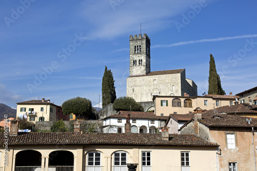 Fotografie View of Barga with cathedral on the background