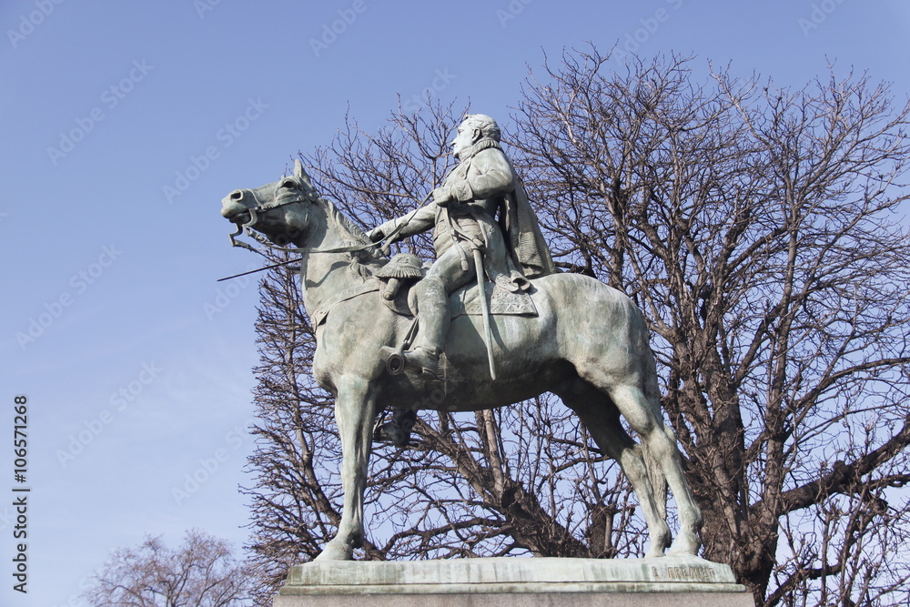 Obraz premium Statue équestre de Simón Bolívar à Paris