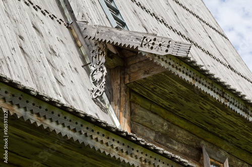 Bilde på lerret carving of the wooden Orthodox Russian Church in the background of cloudy sky
