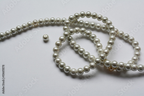 pearls, pearl necklaces