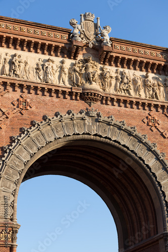 arc de triomf building barcelona spain