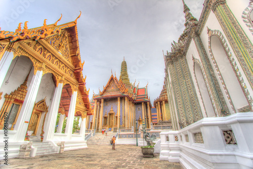 Wallpaper Mural Public royal temple with sky background Torontodigital.ca