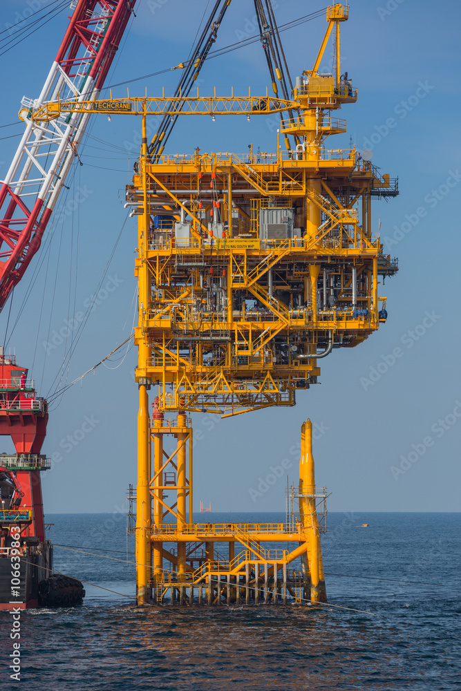 Fototapeta premium Oil rig lifting