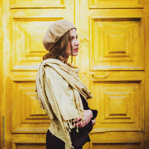 beautiful girl walking around the city 