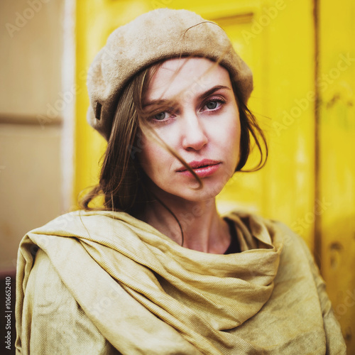 beautiful girl walking around the city 