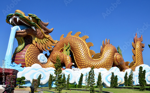 Dragon Statue at Suphanburi city pillar shrine © tuayai