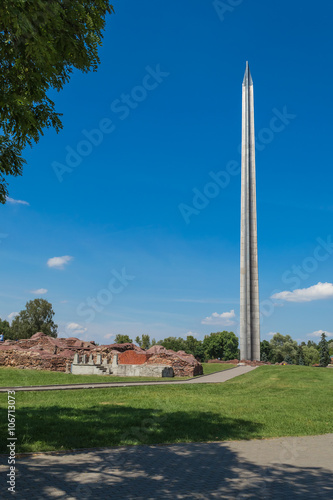 Монумент штык Брестская крепость