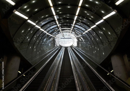 Warszawskie metro, wyjście ze stacji Centrum Nauki Kopernik