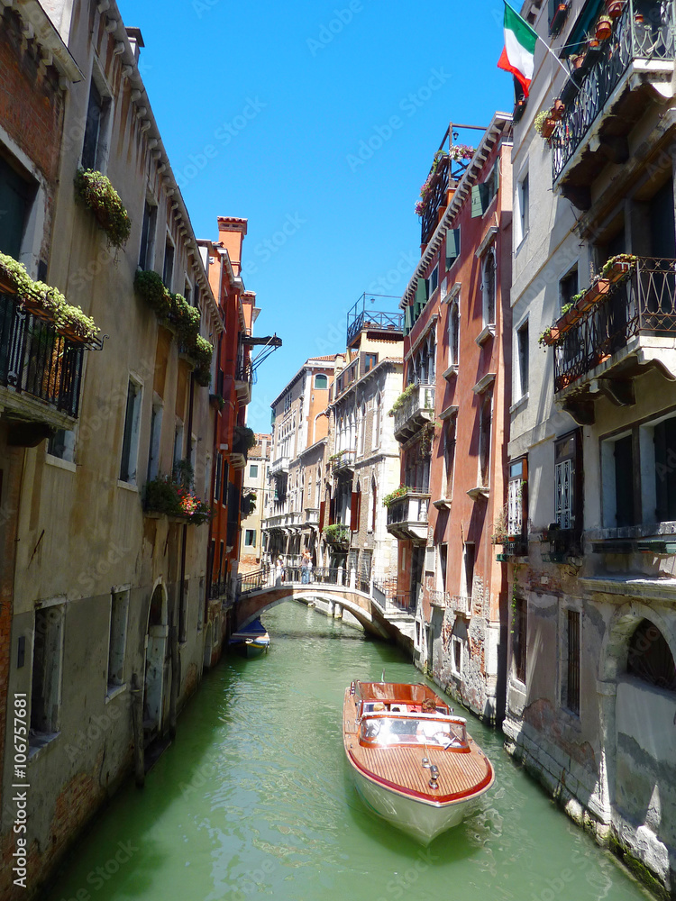 ヴェネツィアの水路
