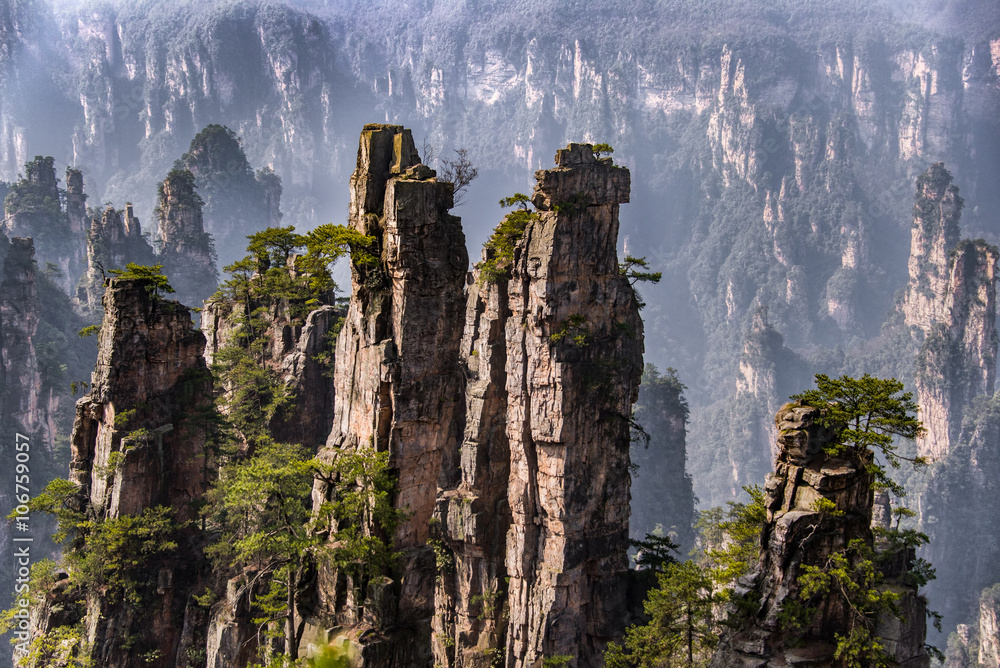 Fototapeta Skały w Chińskim Parku Narodowym - efekt trójwymiaru