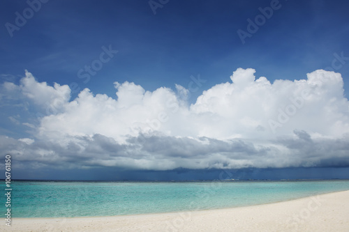 Fototapeta Naklejka Na Ścianę i Meble -  Beautiful beach at Maldives
