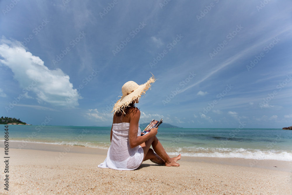 Chapeau De Plage Floppy En Paille - Bord Soleil Avec Perles En Bois - Occasion