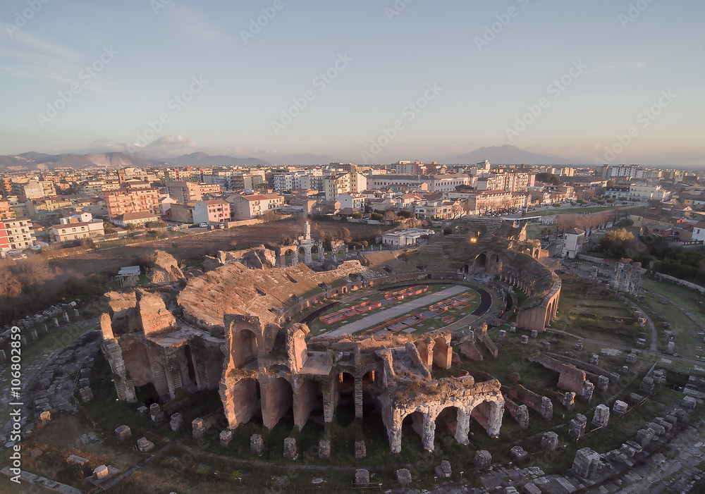 Veduta Aerea anfiteatro Santa Maria Caserta con sfondo del Vesuvio