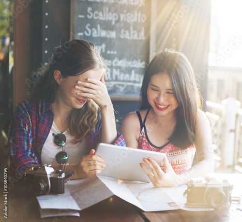 Fotografija Girls Friendship Hangout Traveling Holiday Photography Concept
